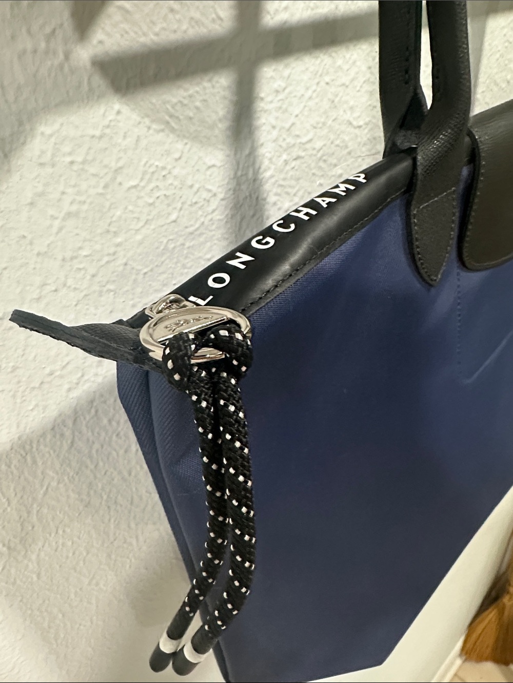 Longchamp Navy Tote Bag with Black Trim - Classic Everyday Carrier - Picture 6 of 8